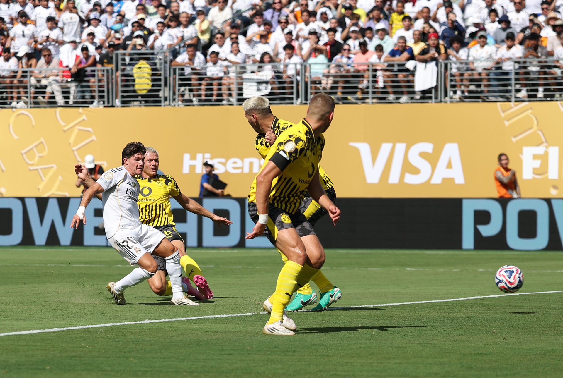 Real Madrid defender turns down AC Milan move, wants to fight for his place